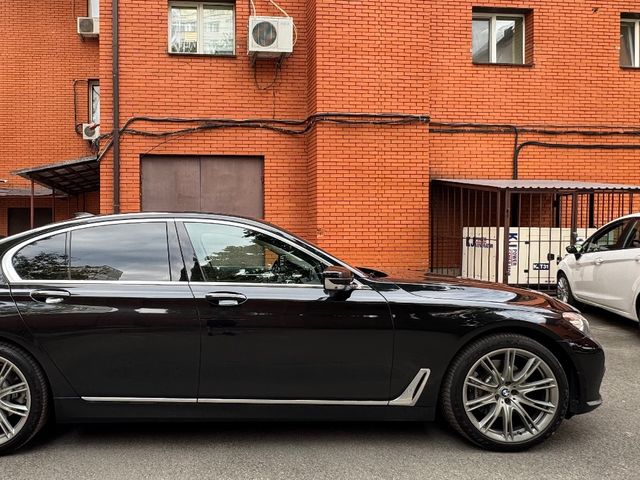 BMW 7 серії - фото 4