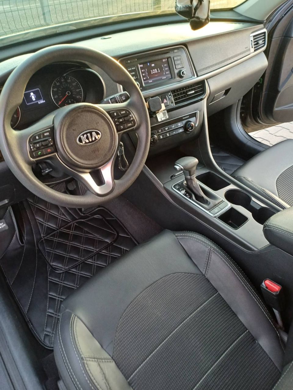 Kia Optima - фото 23