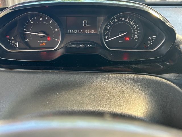 Peugeot 208 - фото 4