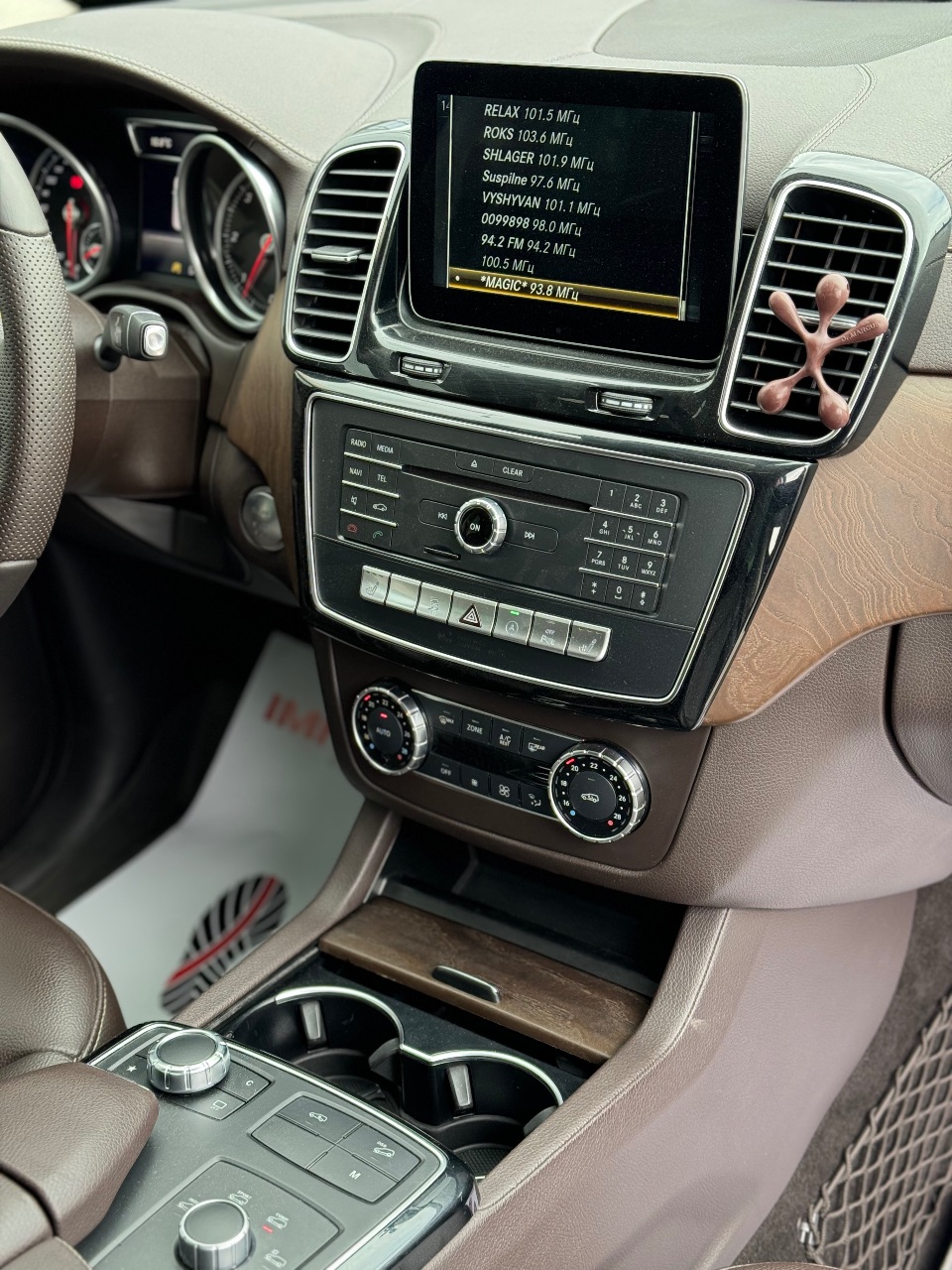 Mercedes-Benz GLS - фото 4