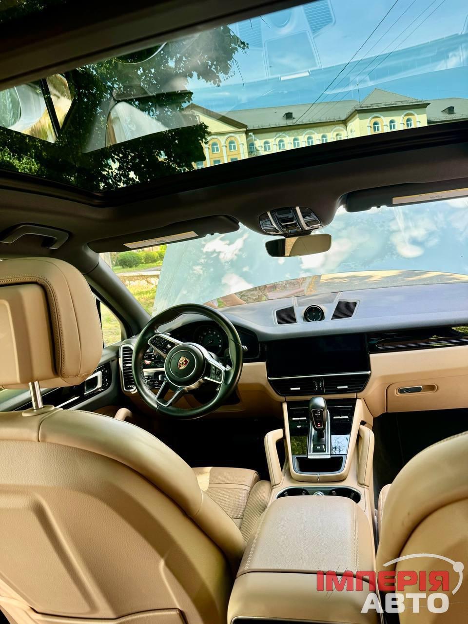 Porsche Cayenne - фото 1