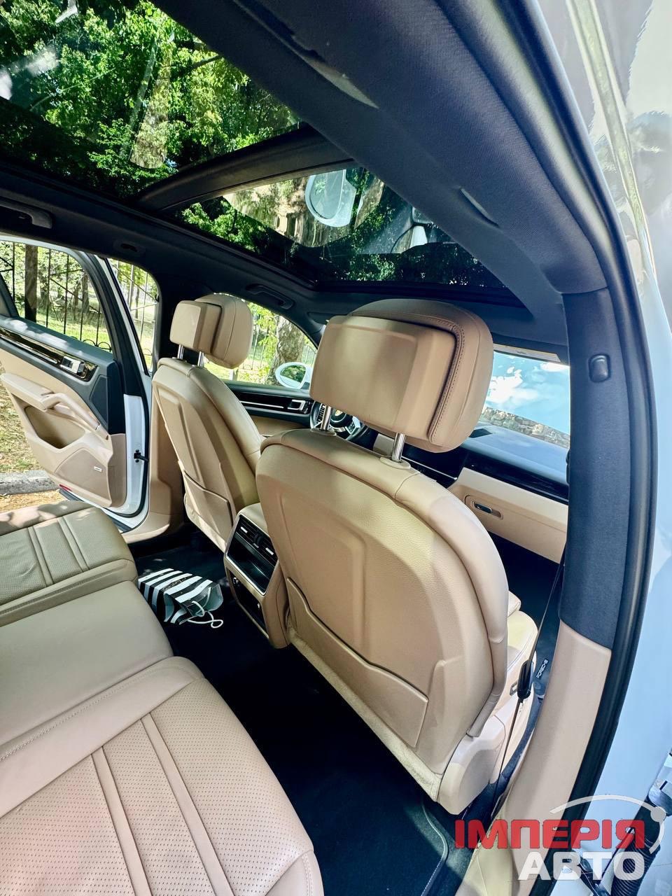 Porsche Cayenne - фото 8