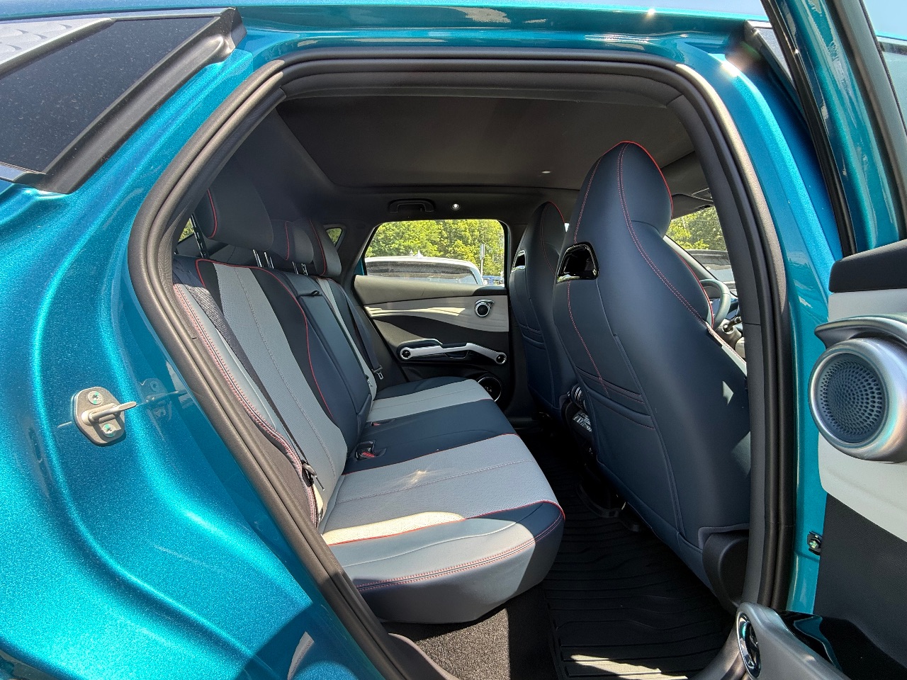 BYD Atto 3 - фото 28