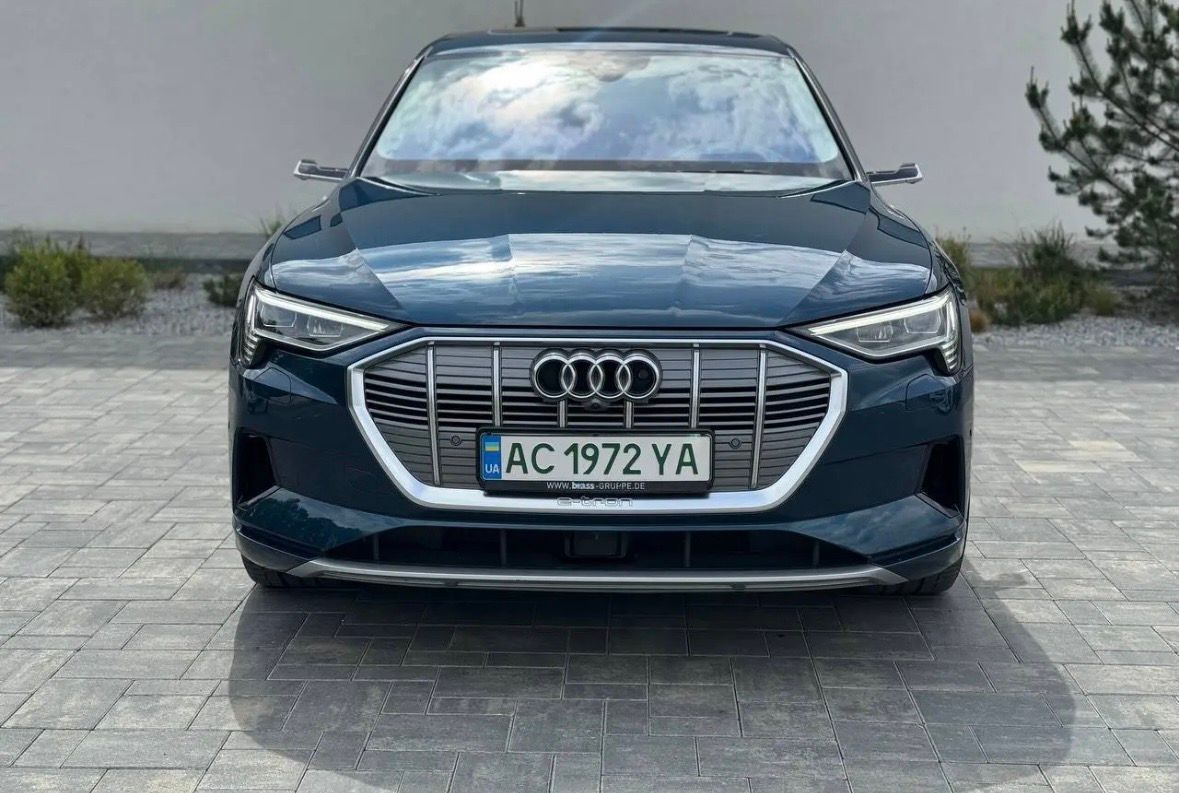Audi e-tron - фото 2