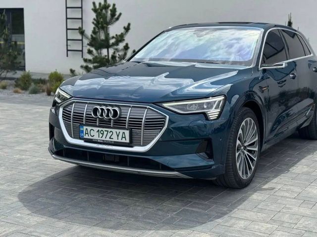 Audi e-tron - фото 3