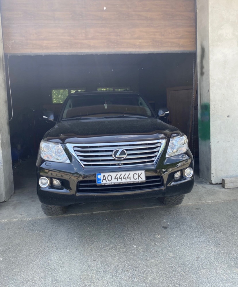 Lexus LX - фото 2