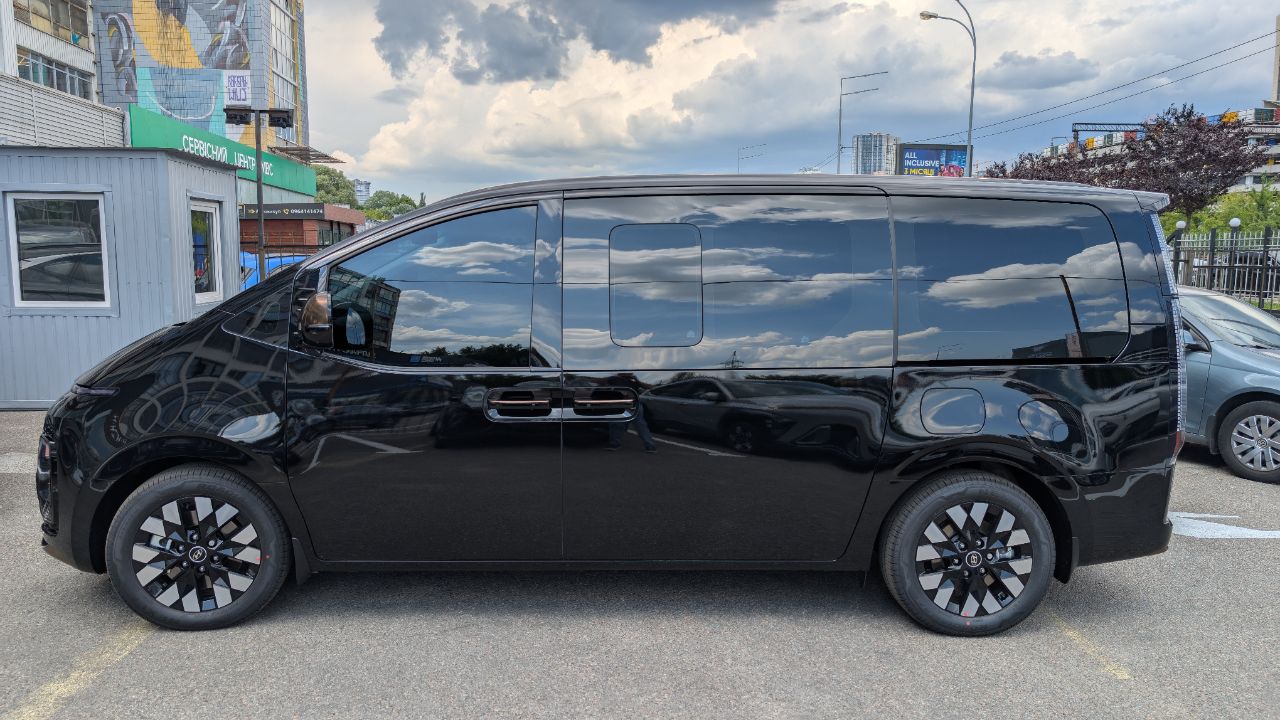 Hyundai Staria - фото 3