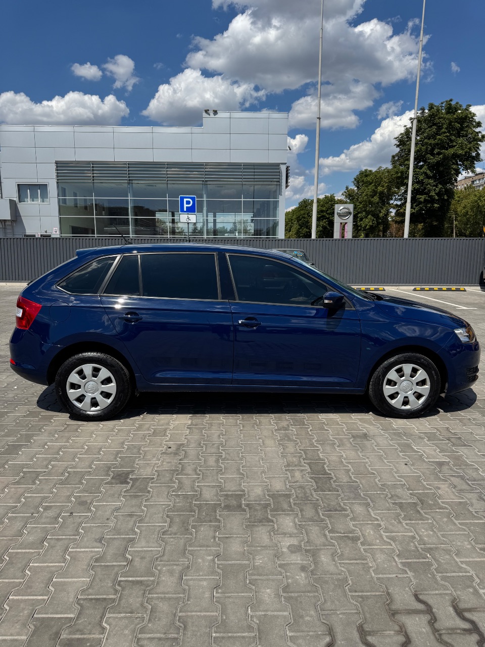Skoda Rapid - фото 9
