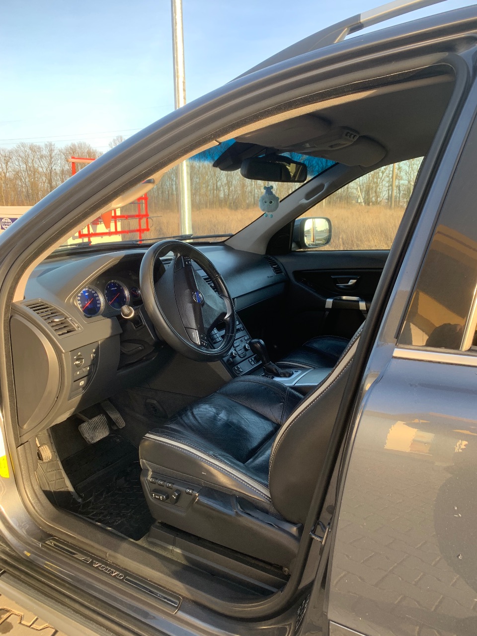 Volvo XC90 - фото 1