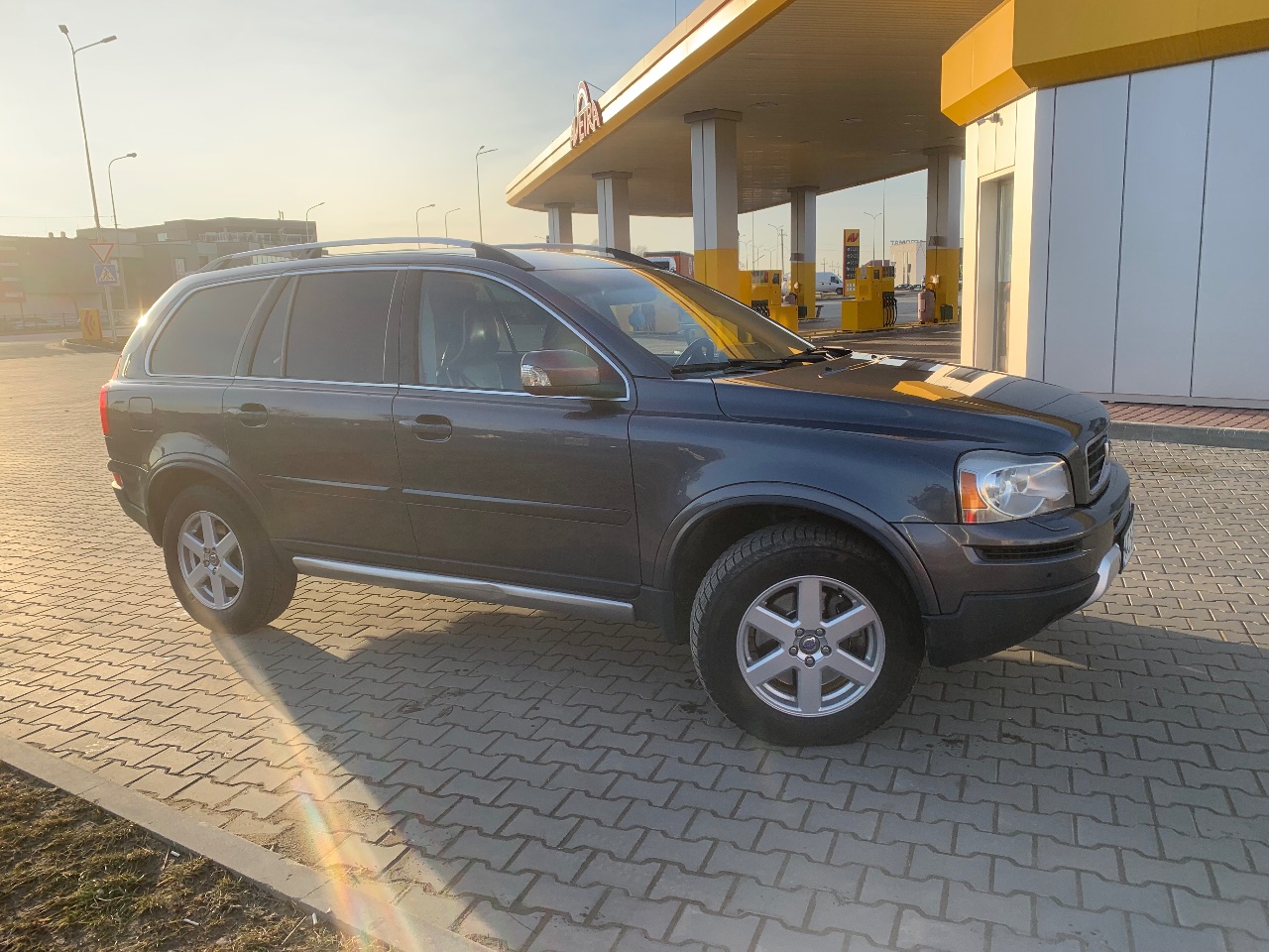 Volvo XC90 - фото 10
