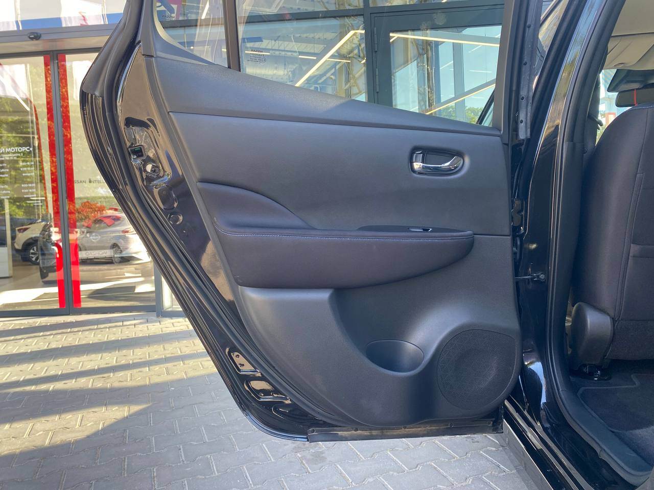 Nissan Leaf - фото 10