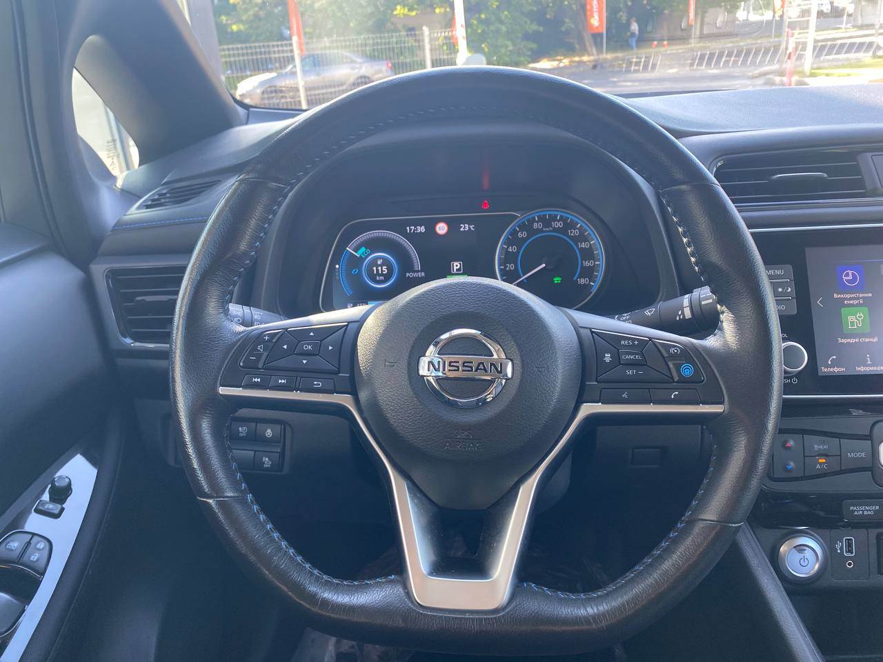 Nissan Leaf - фото 11