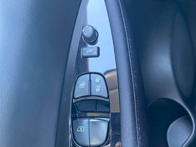 Nissan Leaf - фото 1