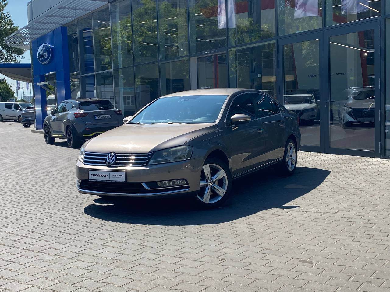 Volkswagen Passat - фото 2