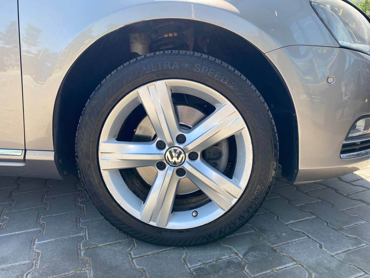 Volkswagen Passat - фото 12