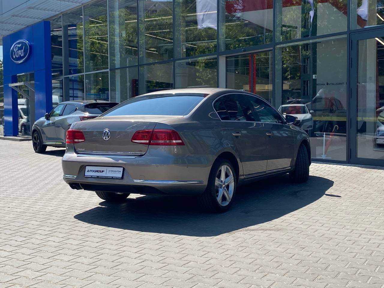 Volkswagen Passat - фото 9