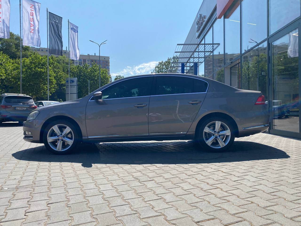 Volkswagen Passat - фото 7
