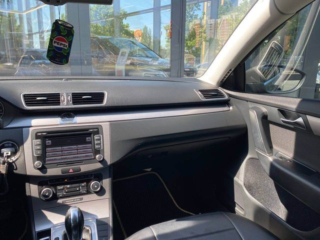 Volkswagen Passat - фото 3
