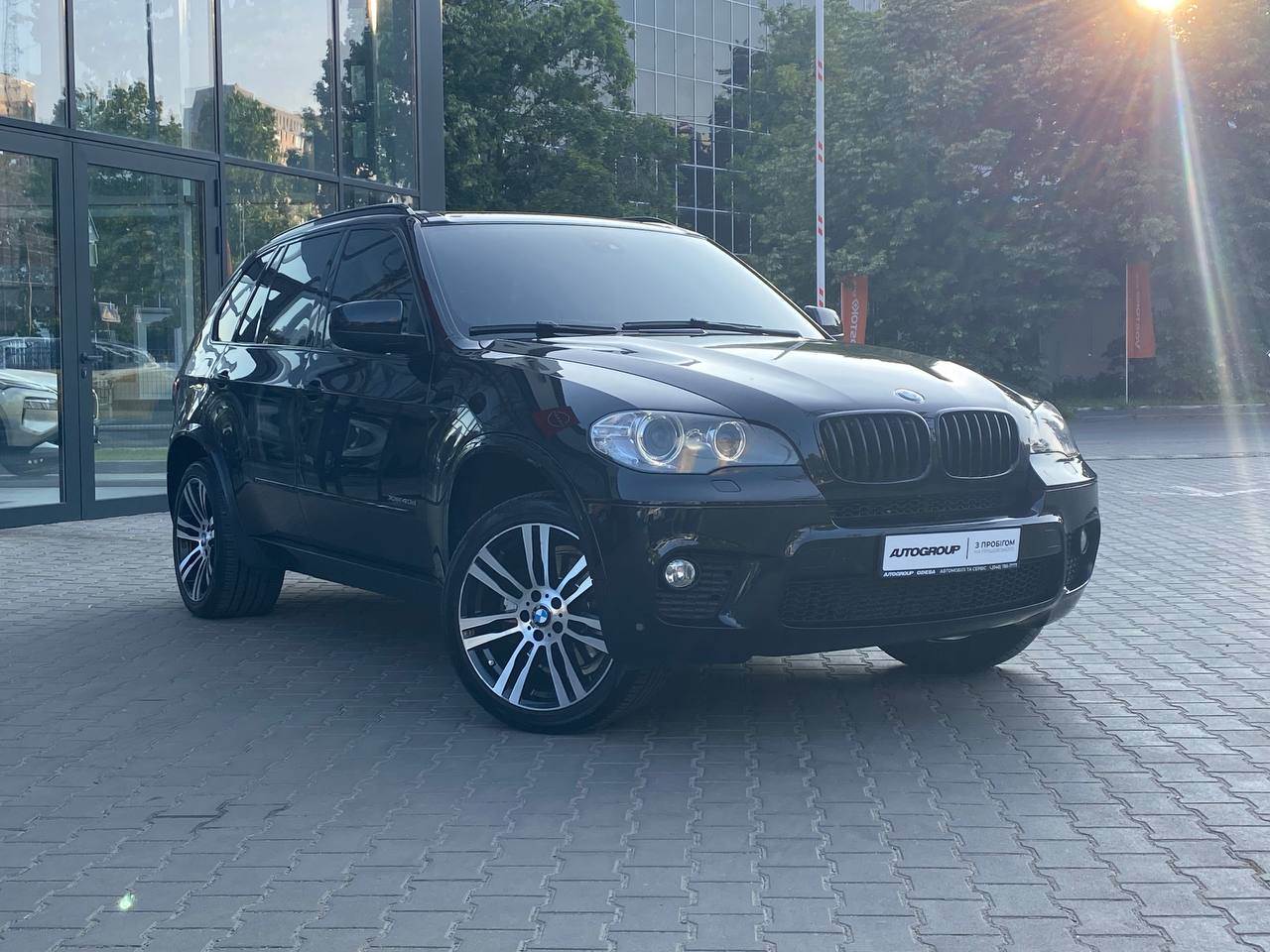 BMW X5 - фото 1