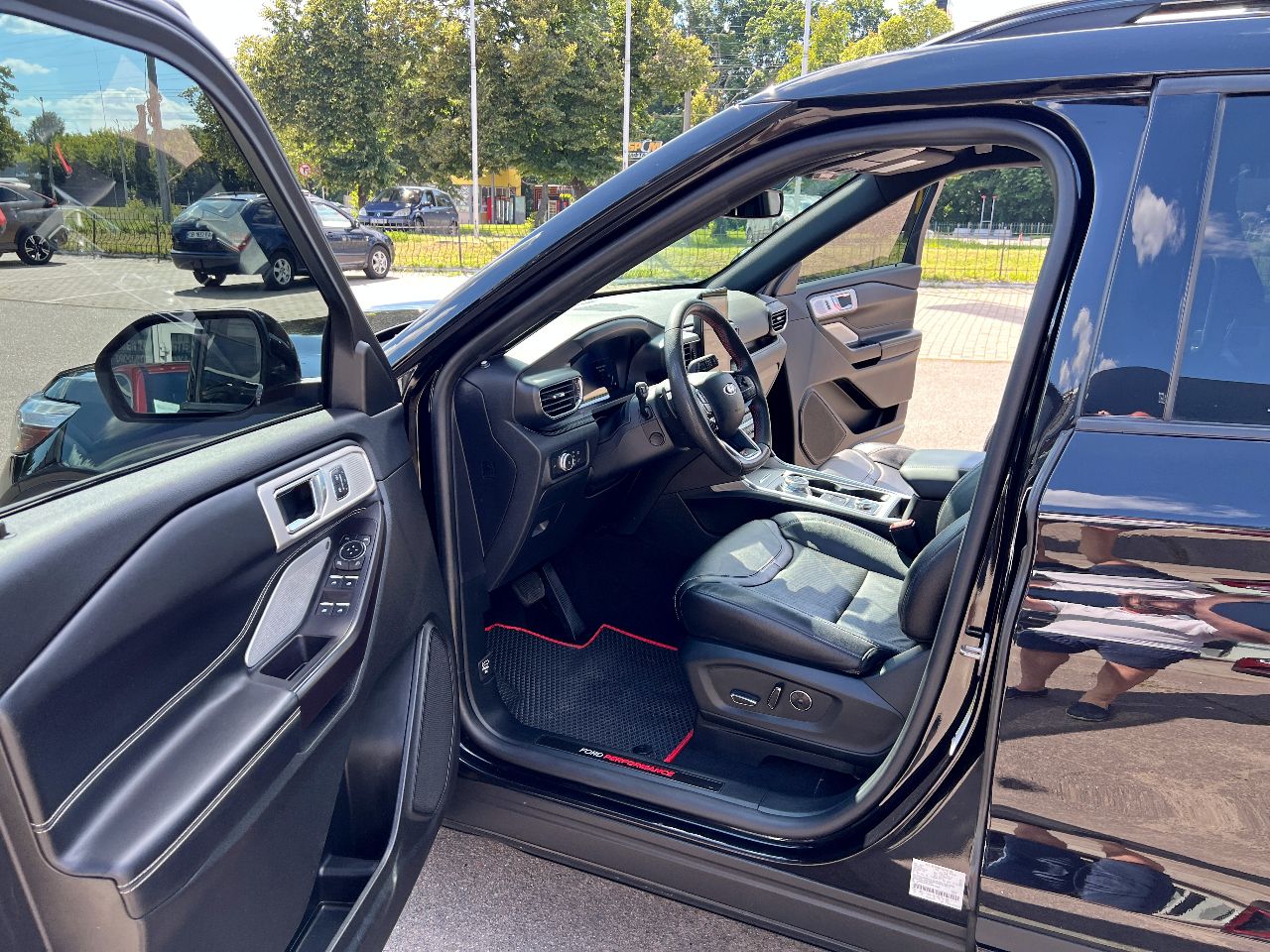 Ford Explorer - фото 13