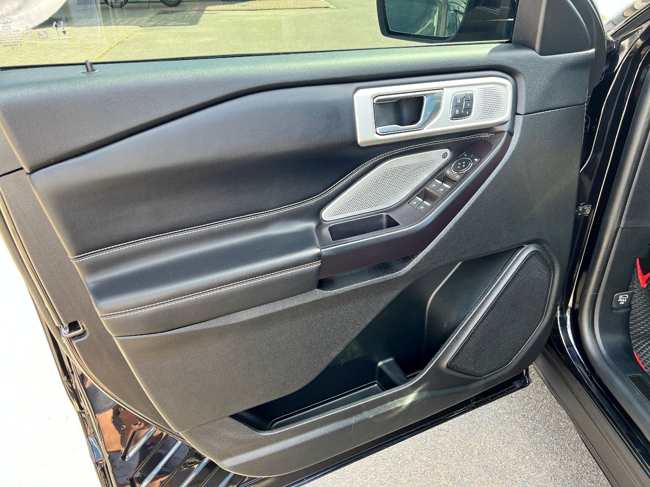 Ford Explorer - фото 14