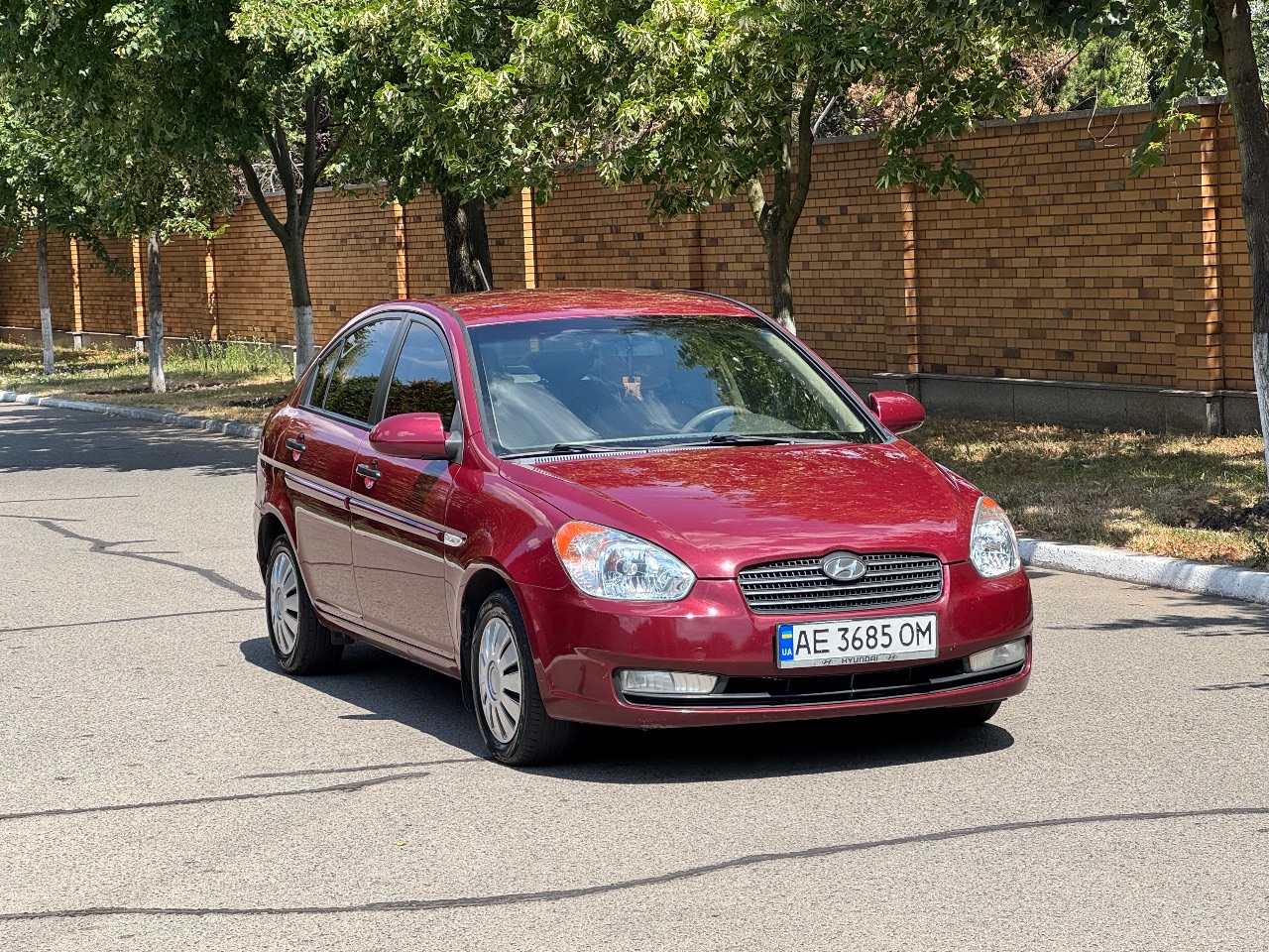 Hyundai Accent - фото 1