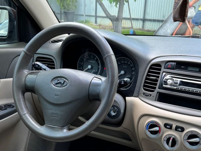 Hyundai Accent - фото 4