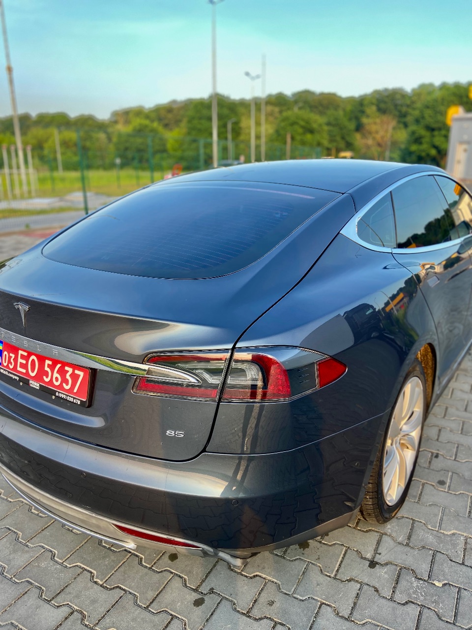 Tesla Model S - фото 15