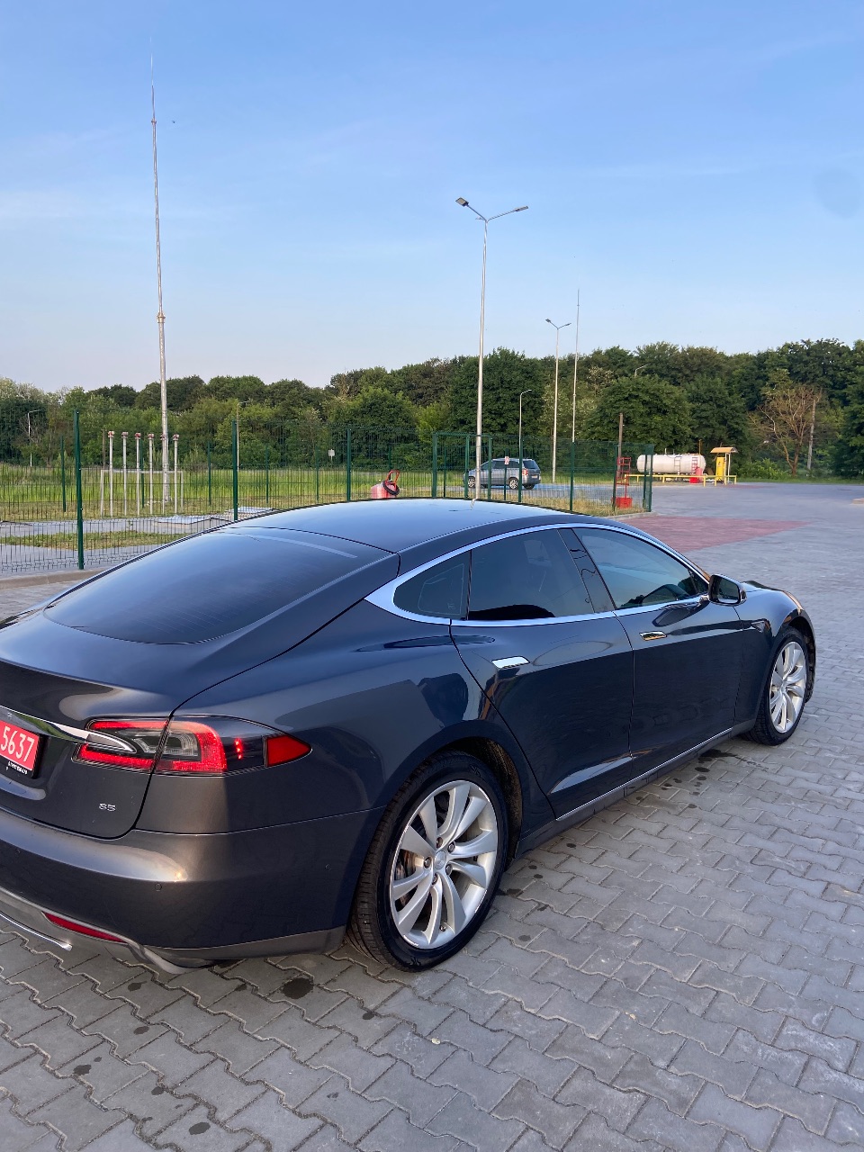 Tesla Model S - фото 20