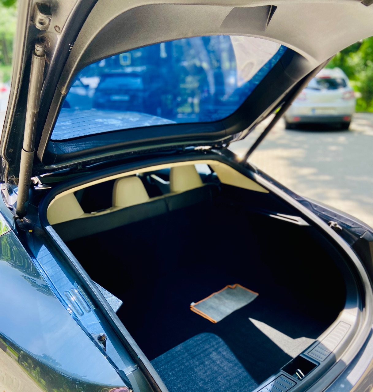 Tesla Model S - фото 16