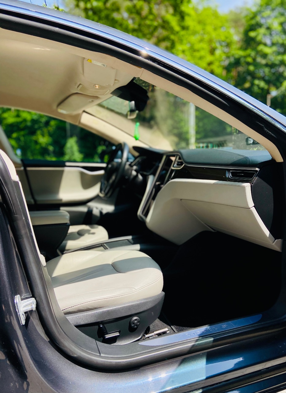 Tesla Model S - фото 17