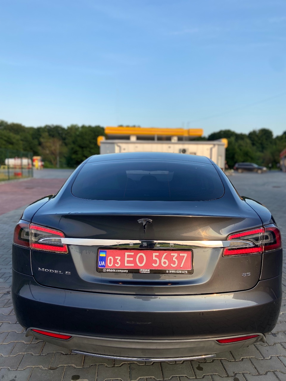 Tesla Model S - фото 18