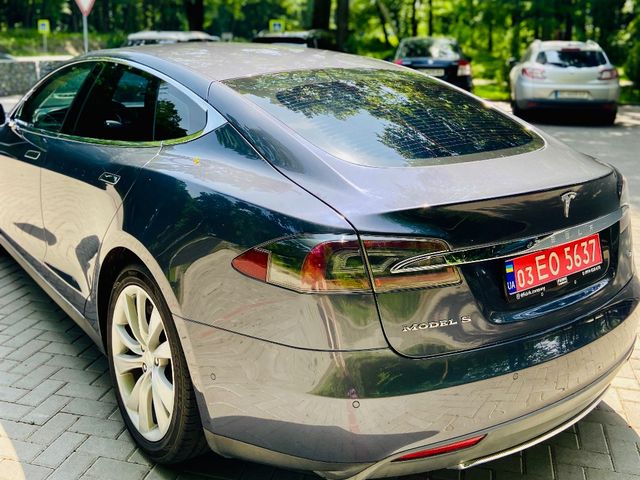 Tesla Model S - фото 2