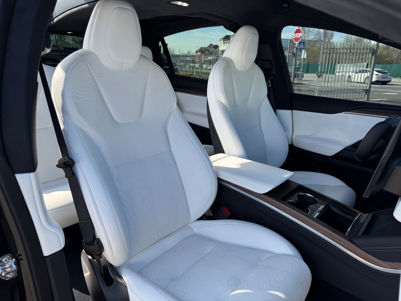 Tesla Model X - фото 15