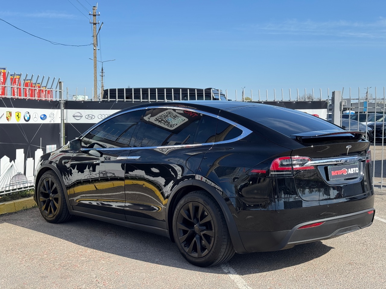 Tesla Model X - фото 14
