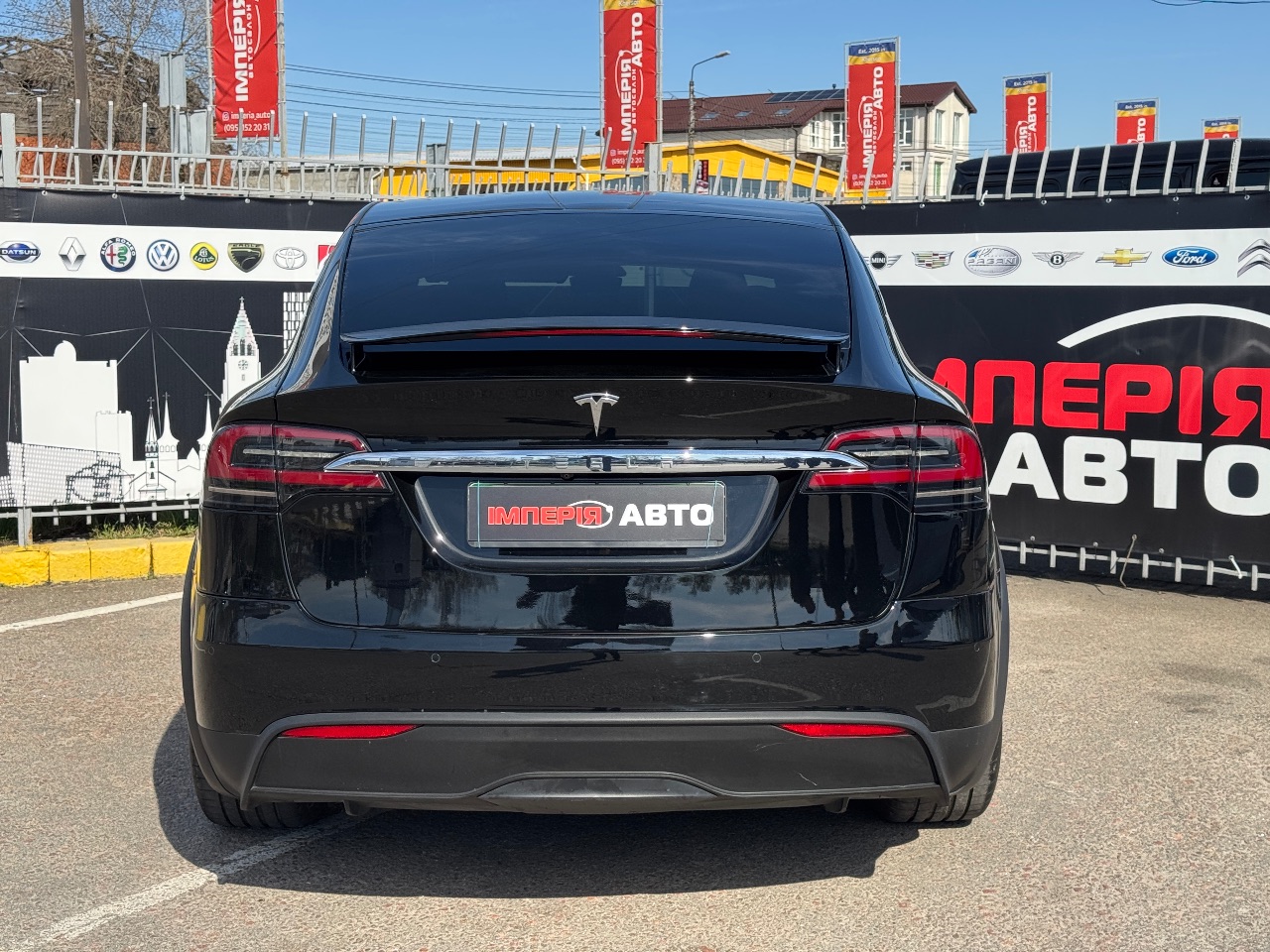 Tesla Model X - фото 27