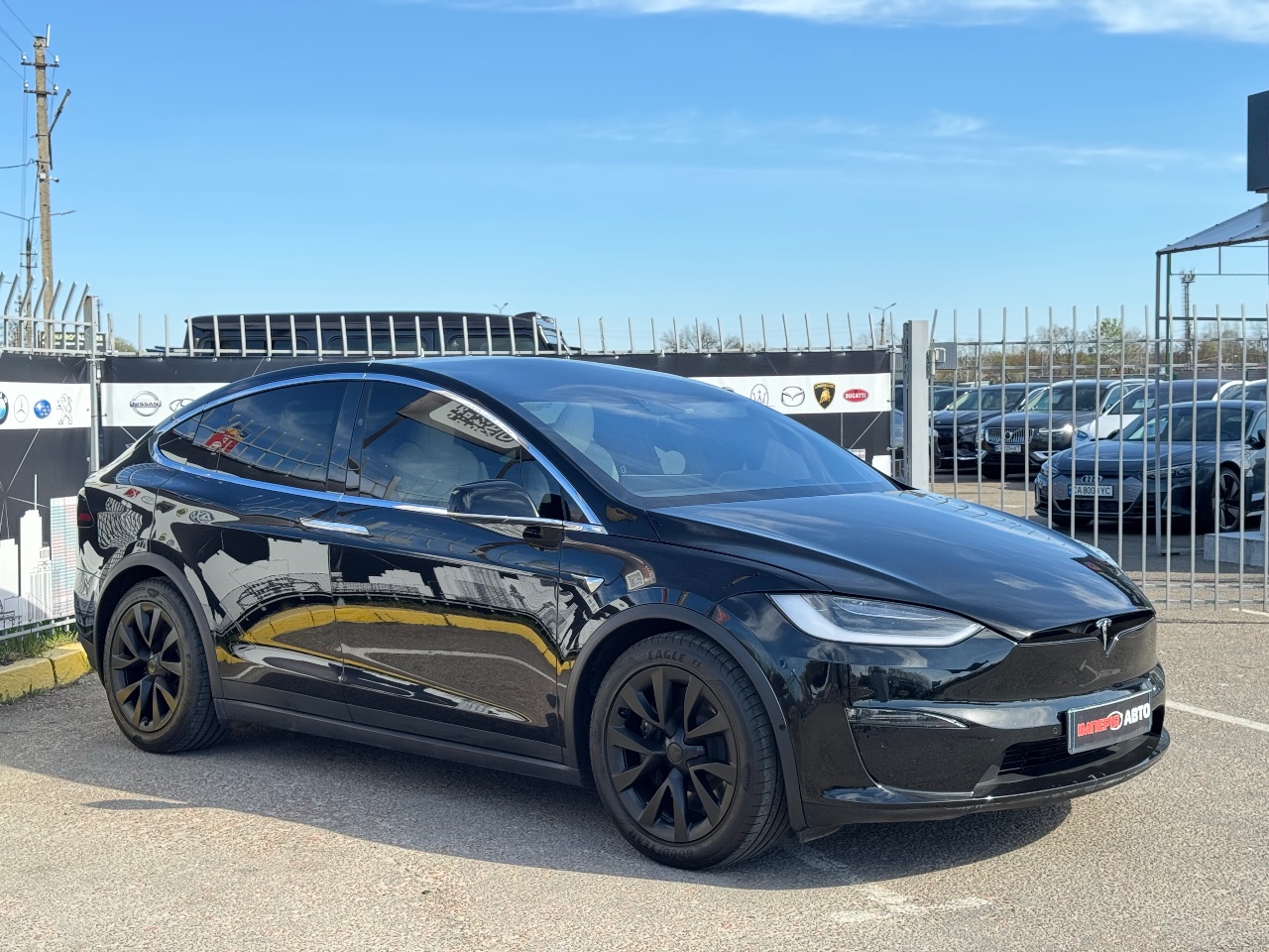 Tesla Model X - фото 26