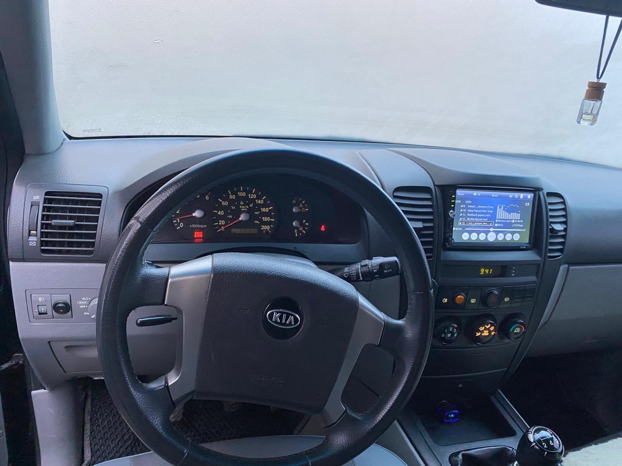 Kia Sorento - фото 6