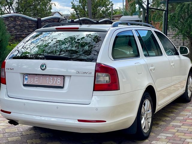 Skoda Octavia - фото 4
