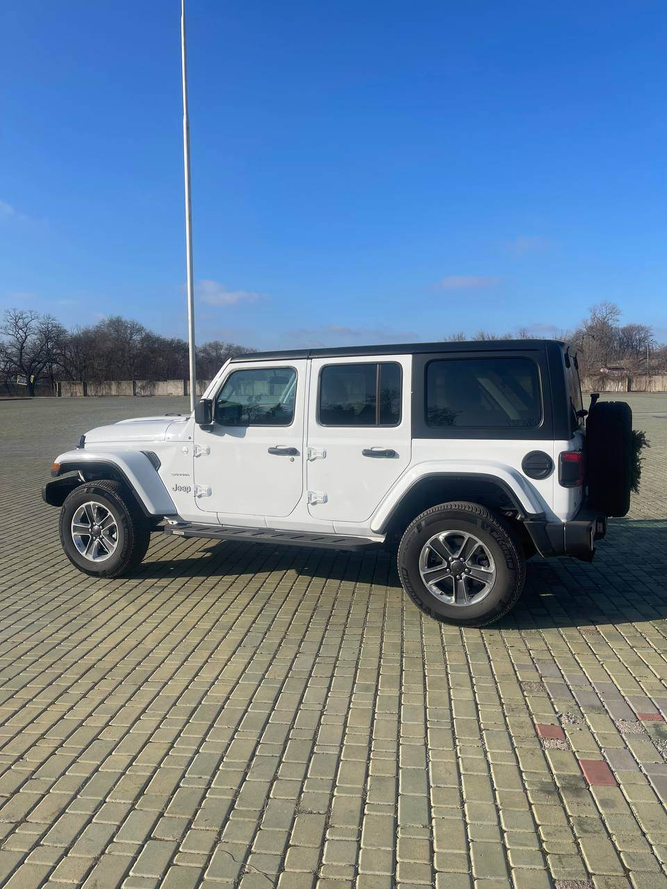 Jeep Wrangler - фото 2