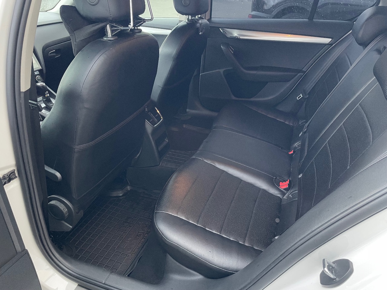 Skoda Octavia - фото 24