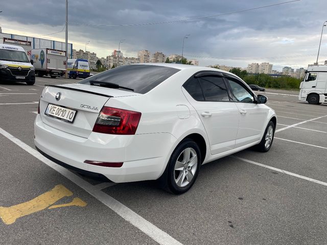 Skoda Octavia - фото 1