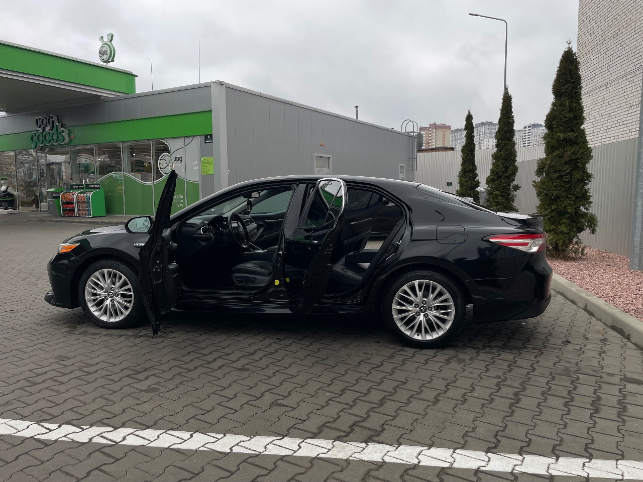 Toyota Camry - фото 4