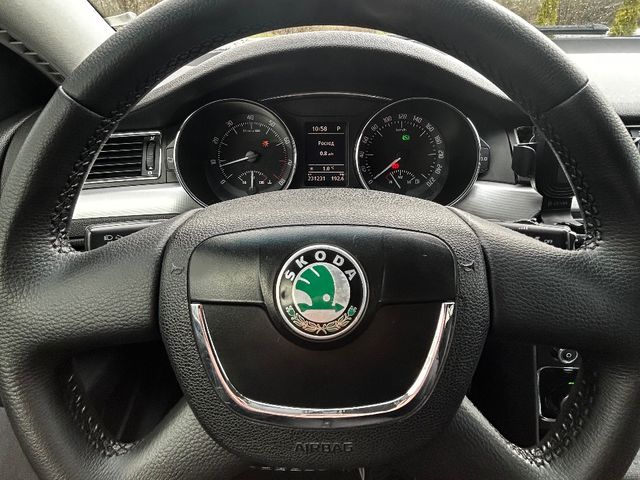 Skoda Superb - фото 1