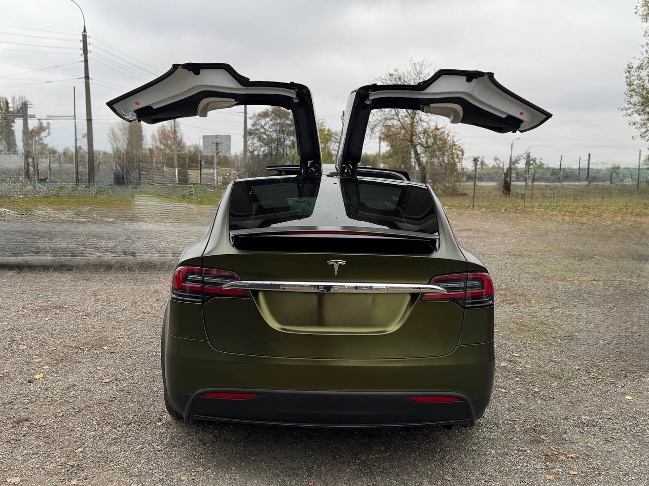 Tesla Model X - фото 2