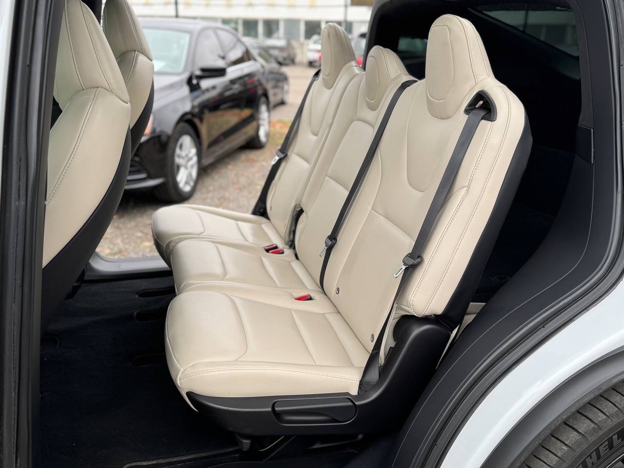 Tesla Model X - фото 8