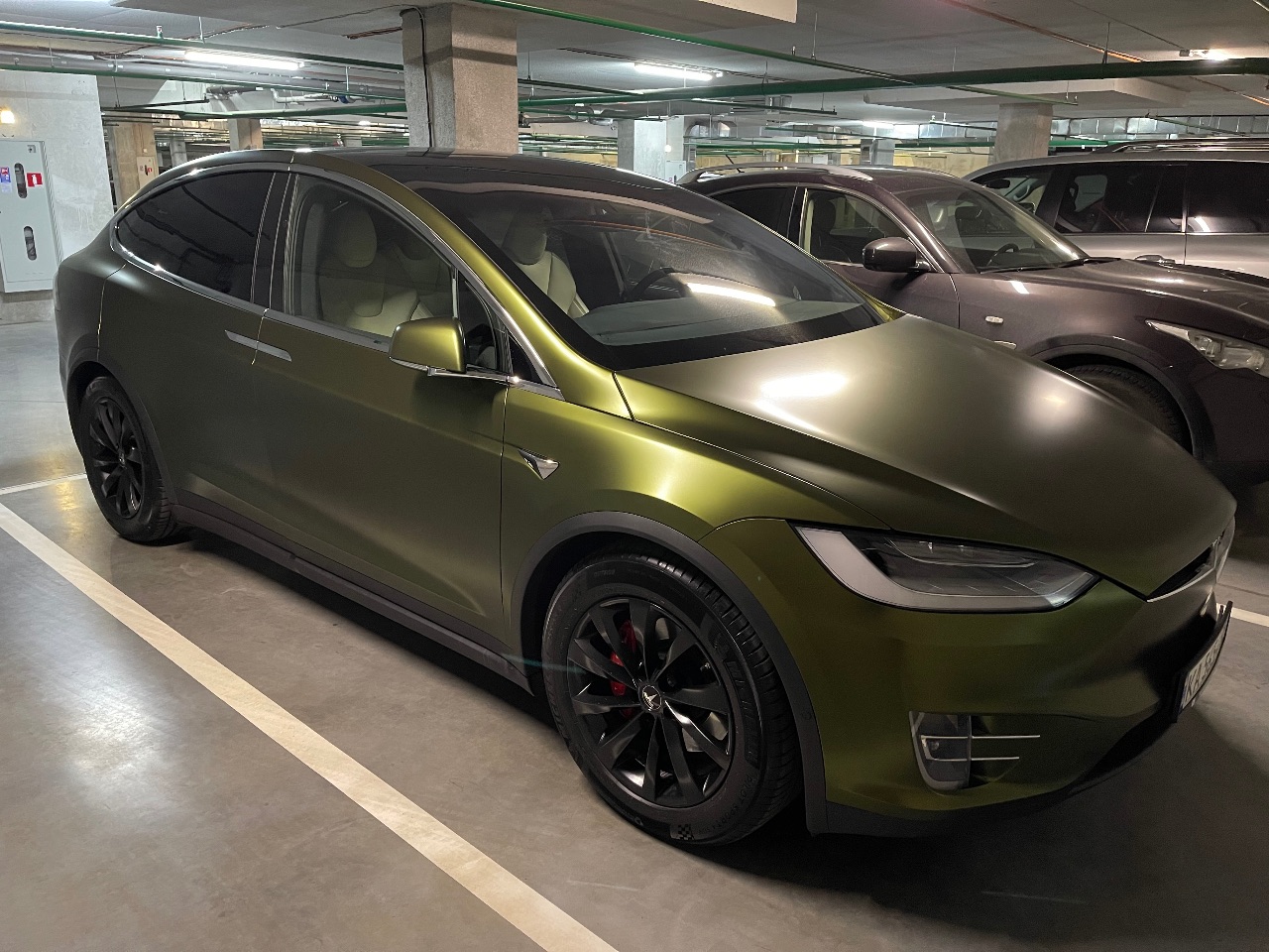 Tesla Model X - фото 13