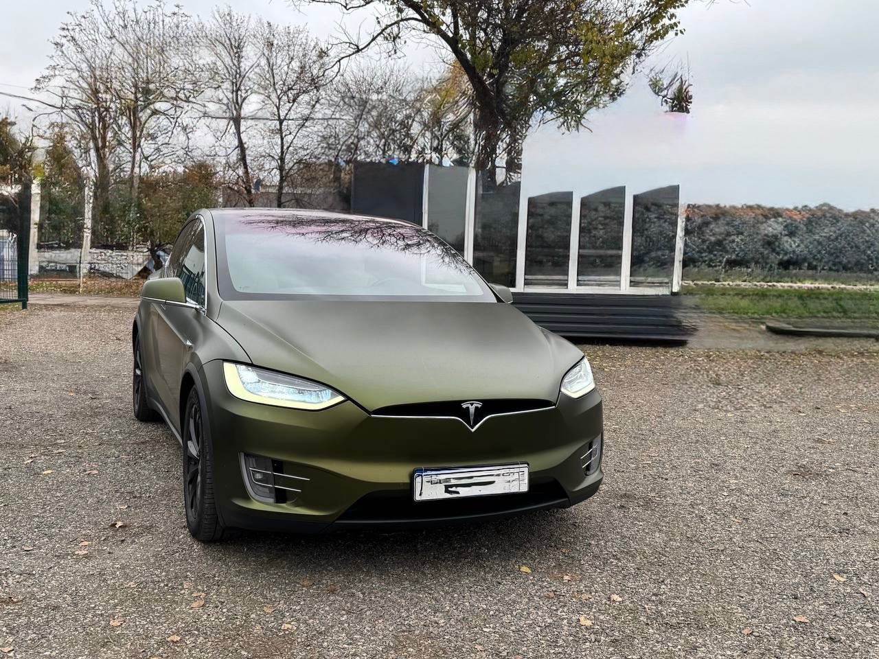 Tesla Model X - фото 11