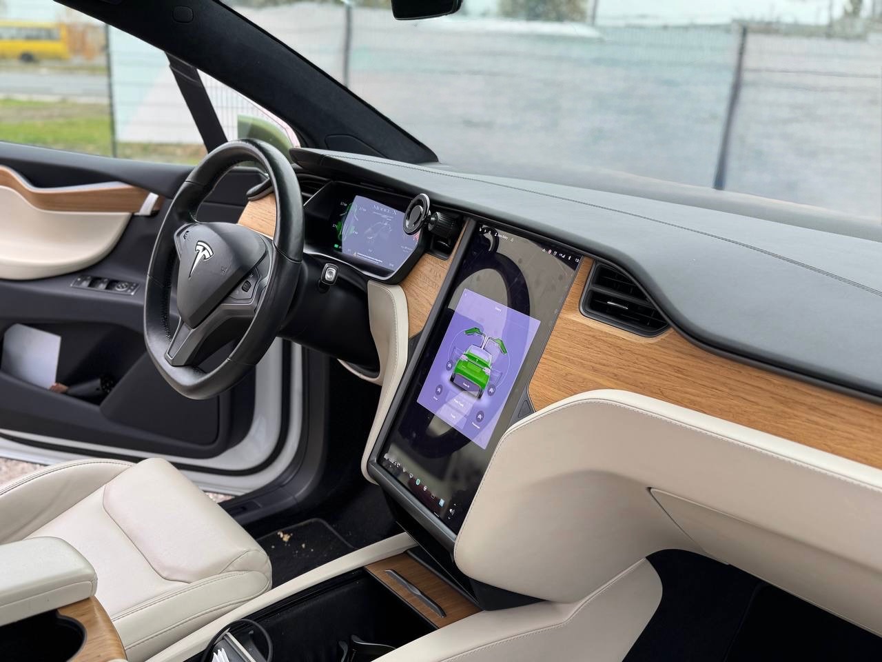 Tesla Model X - фото 7