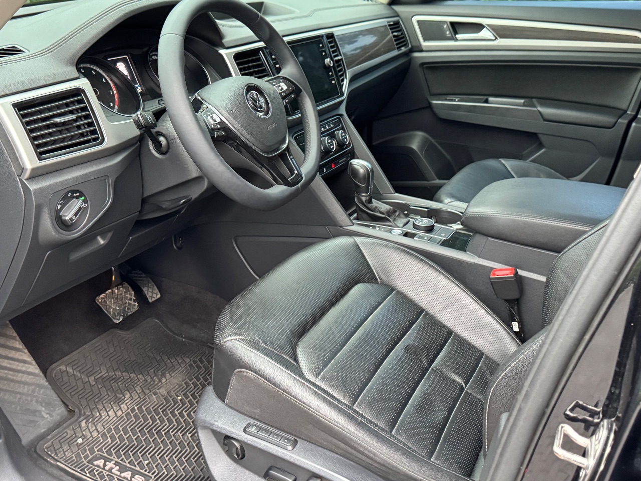 Volkswagen Atlas - фото 11